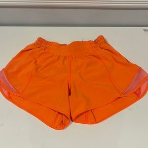 Lululemon Hotty Hot Low-Rise Lined Short 4"